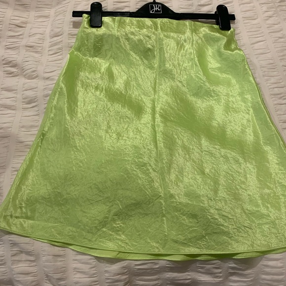 Green Aritzia skirt - Picture 1 of 2